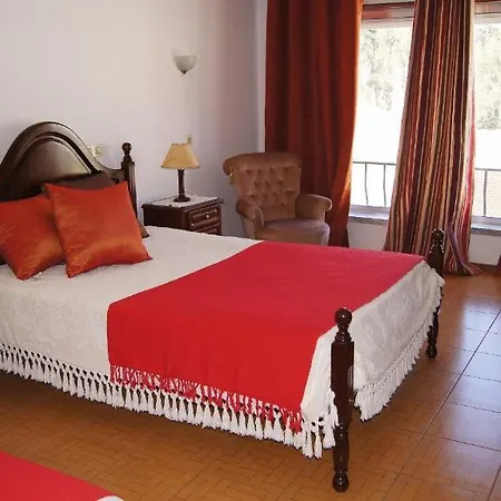 Rainha Santa Hotel *